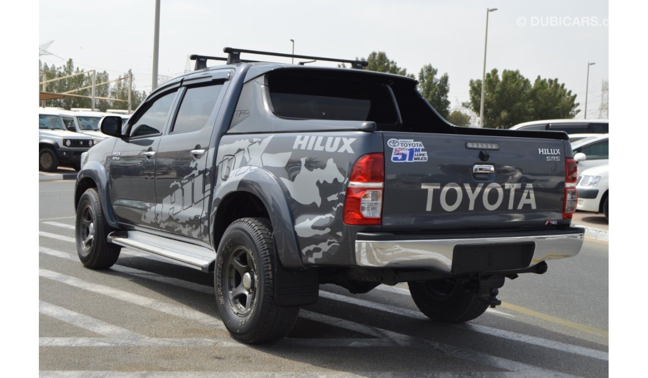 Toyota Hilux SR5 diesel Right