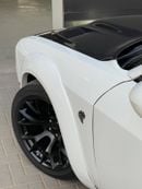 Dodge Challenger SRT Hellcat 6.2L (707 HP) SRT HELLCAT / 6.2L V8 / SUPERCHARGED / SUNROOF / LEATHER / SUPER CLEAN