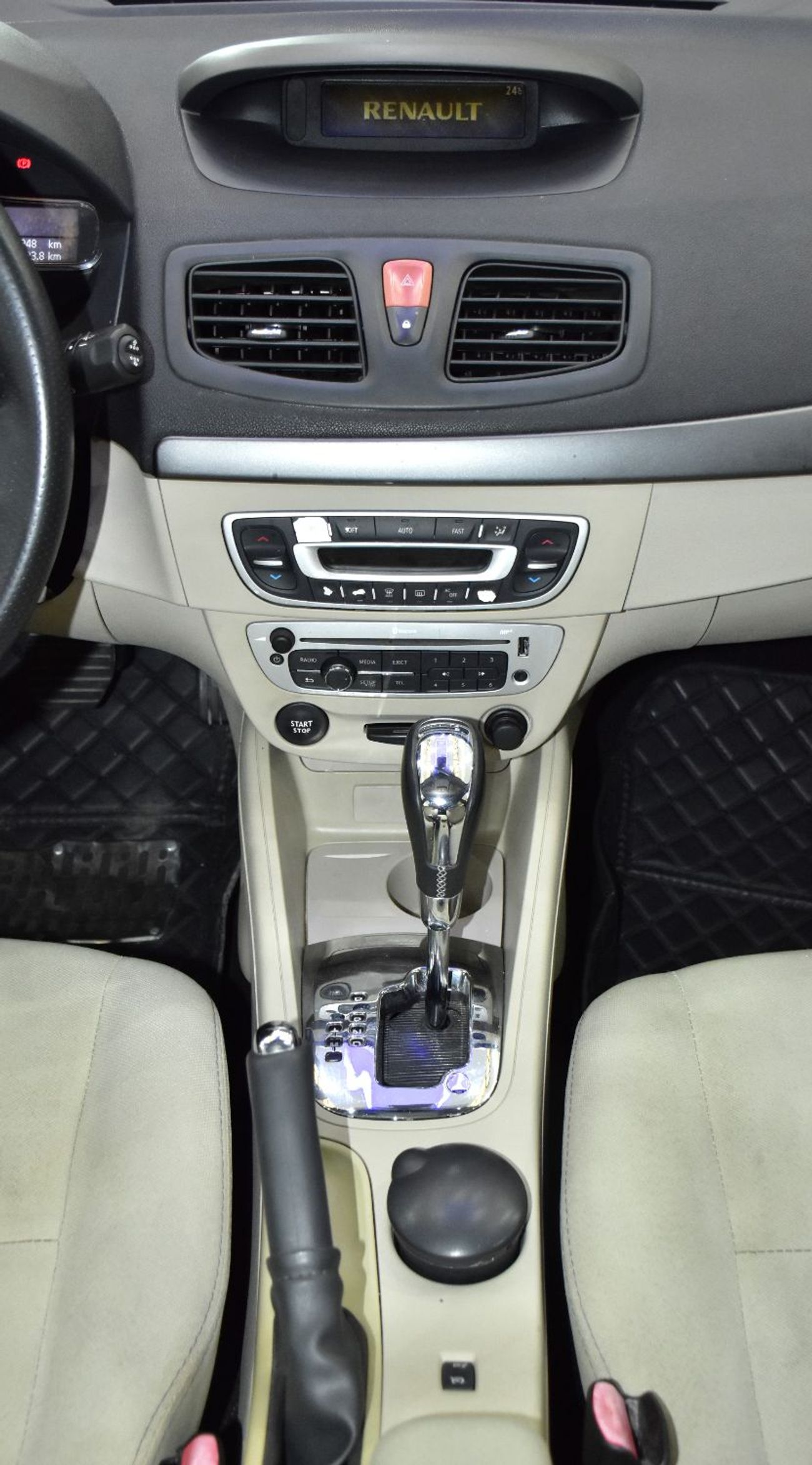 رينو ميجان EXCELLENT DEAL for our Renault Megane ( 2015 Model ) in Black Color GCC Specs