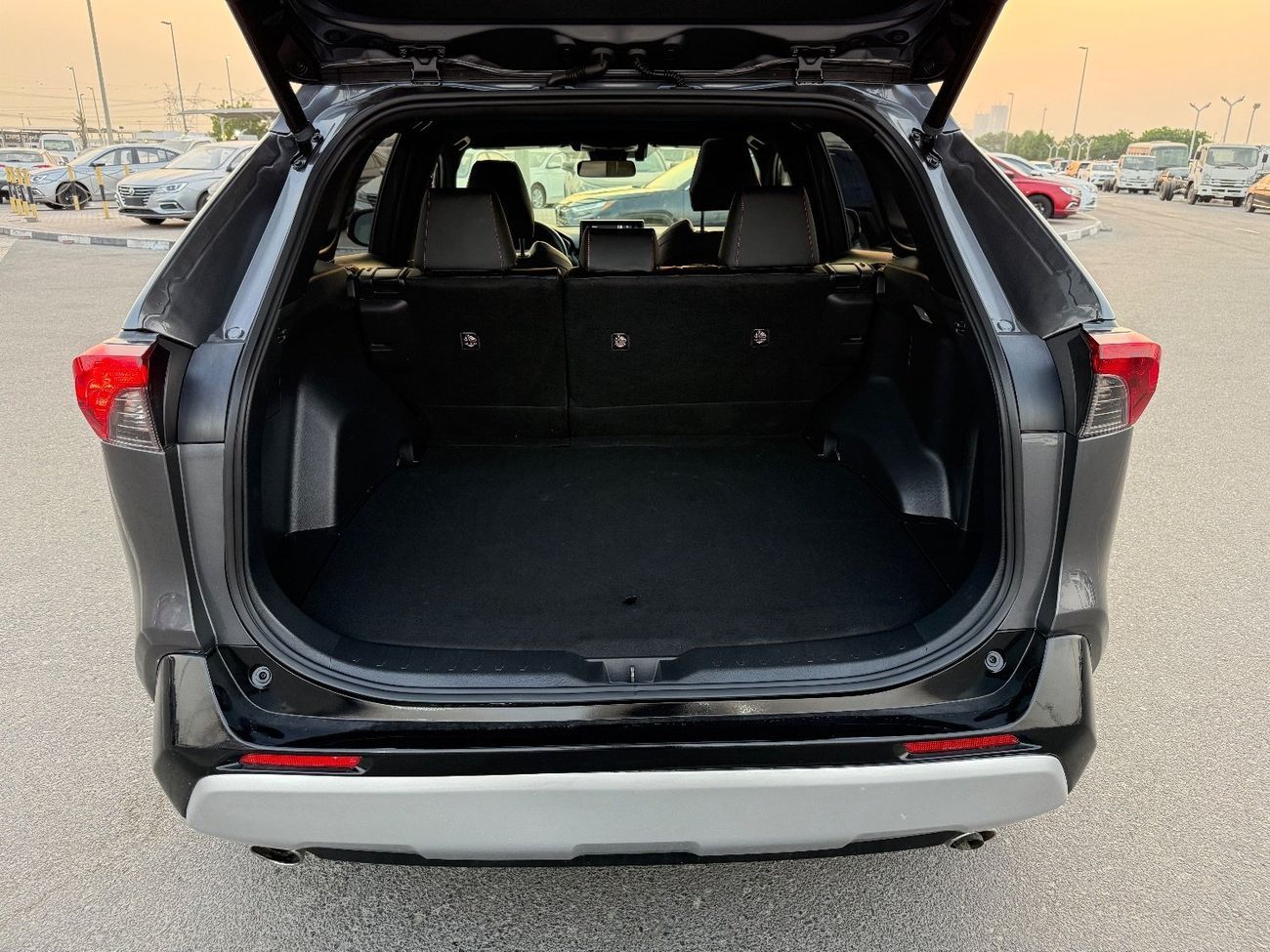 تويوتا راف ٤ VXR HEV 2.5L (219 HP) AWD 2021 TOYOTA RAV4 PRIME SE PLUG-IN HYBRID 4x4 FULL OPTIONS IMPORTED FROM US