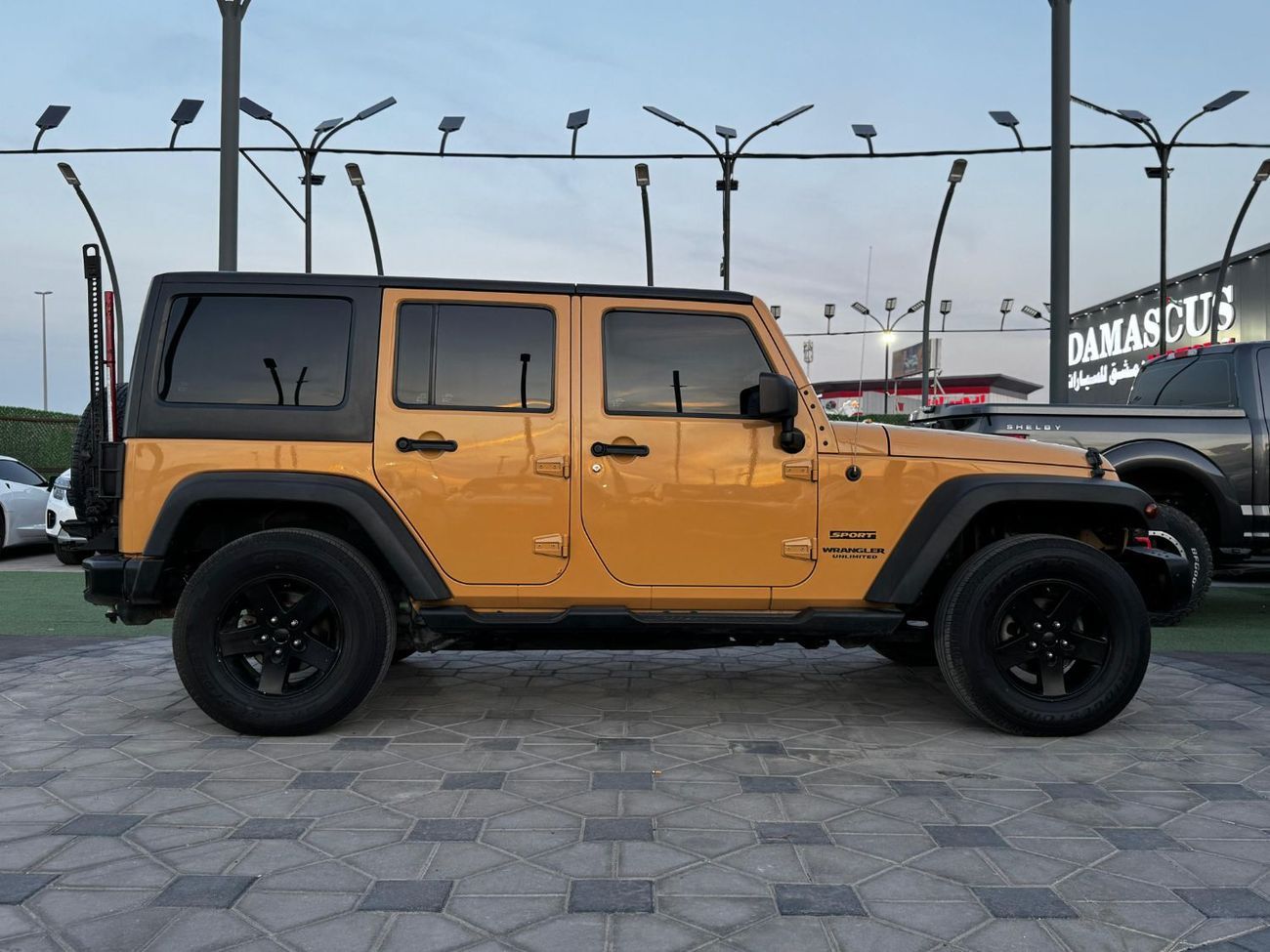 Jeep Wrangler Unlimited Sport 3.6L A/T