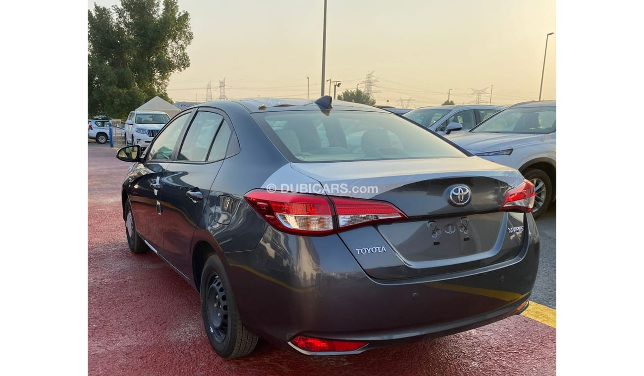 تويوتا يارس تويوتا يارس 1.3 لتر بنزين موديل 2021 لون رمادي أتوماتيكي