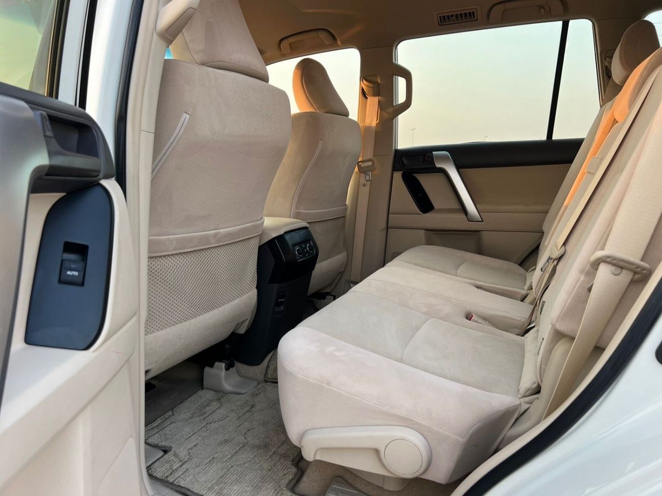تويوتا برادو 2023 Toyota Prado TX 2.7L V4- AWD 4x4 - Full Screen - 3 key - No Accident - 7 Seater