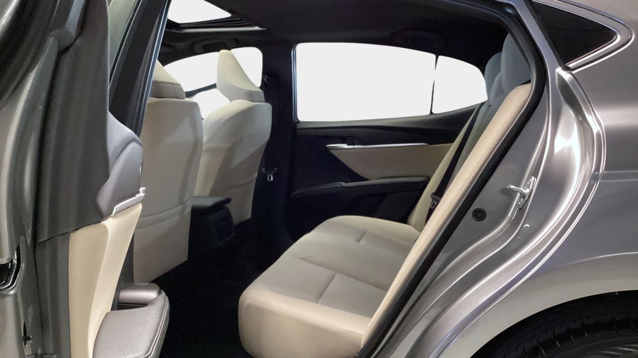 تويوتا كامري 2.5 HEV XLE E-CVT | شامل الضمان | 0 ﺪﻔﻋﺓ ﺃﻮﻟﻯ
