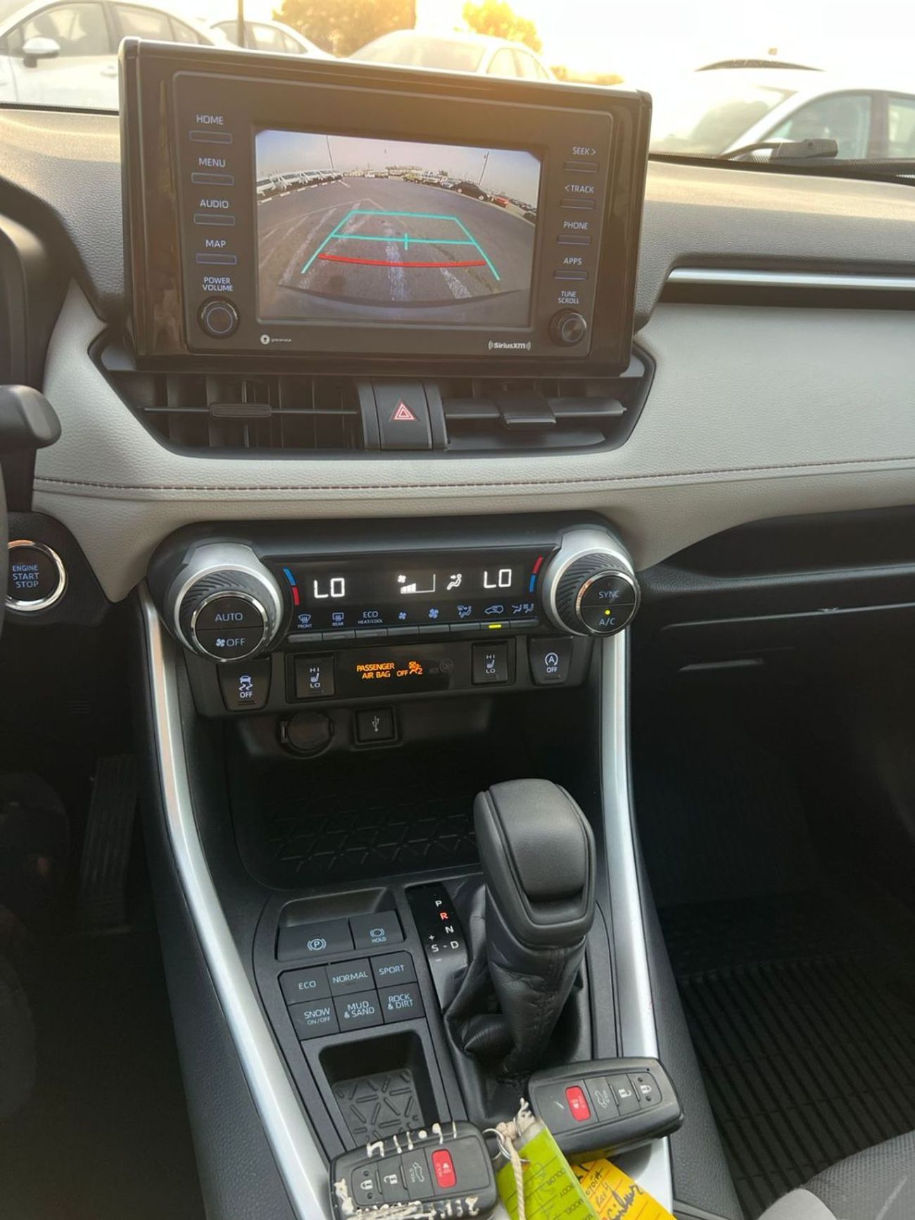 Toyota RAV4 2021 Toyota Rav4  XLE  Full Option AWD  -4x4-2.5L-V4- Sunroof Push Start Rear Camara