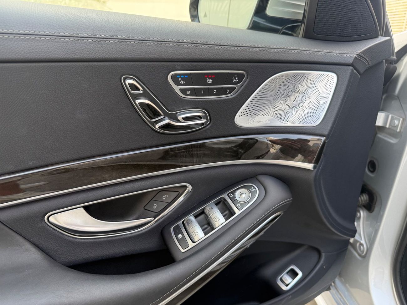 Mercedes-Benz S 500 AMG 4.7L AMG Line* Low Mileage*Chauffeur*TV*Massage*Panoramic Roof