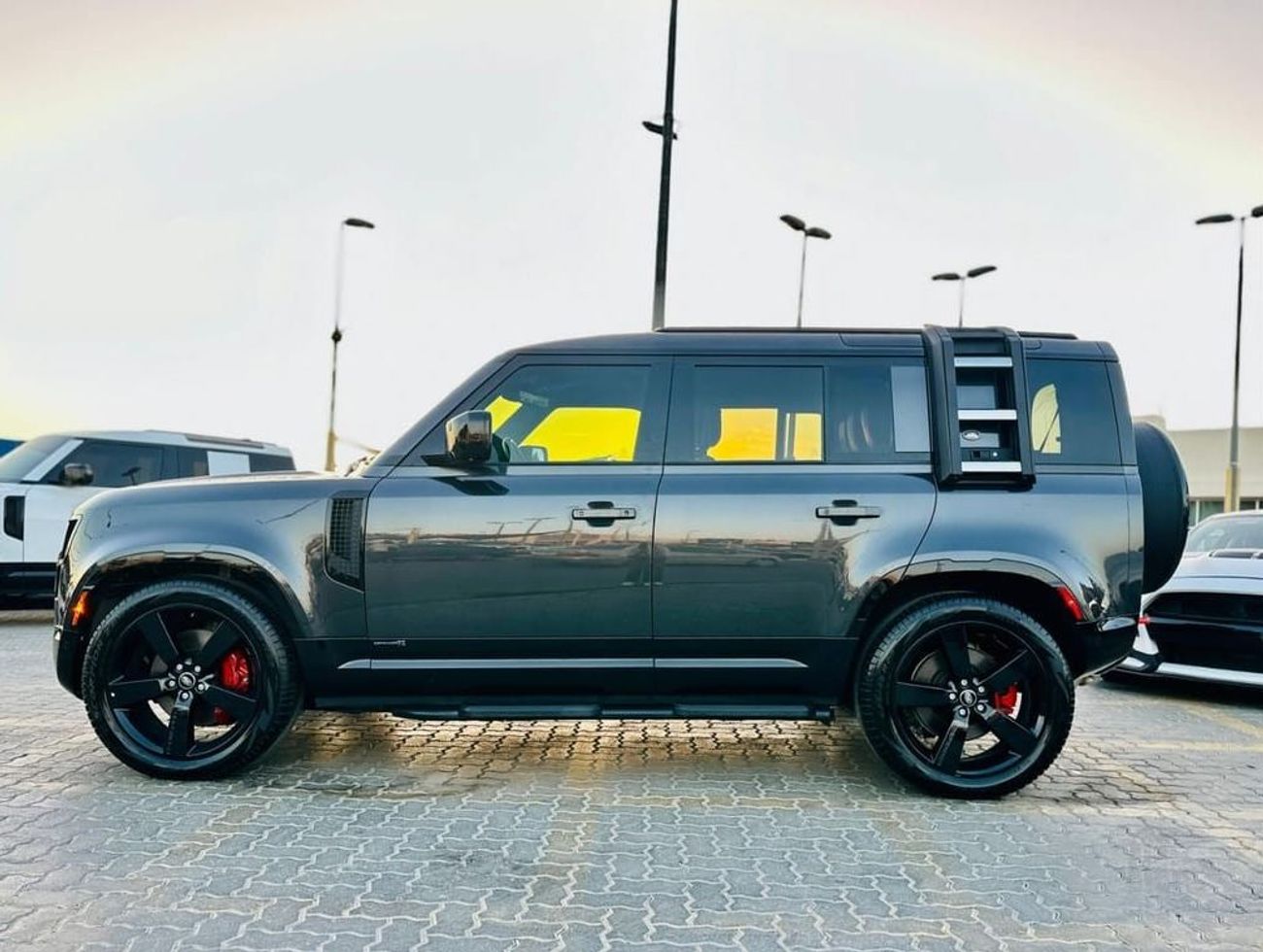 لاند روفر ديفندر 110 X P400 3.0L | Monthly AED 5950/- | 0% DP | Blindspot | Leather Interior | # 92966