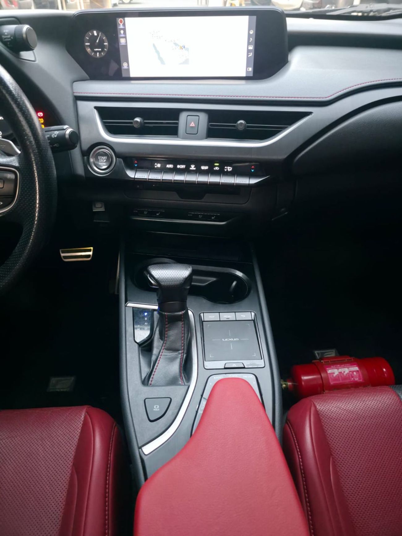 لكزس UX 200 F Sport Platinum 2.0L (169 HP)