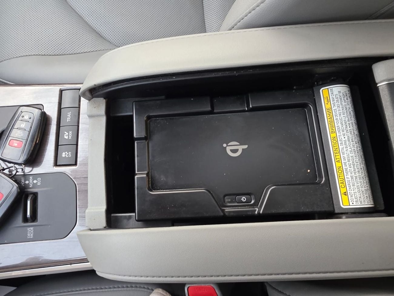 تويوتا هايلاندر Panoramic Roof , 360 camera and Parking sensors
