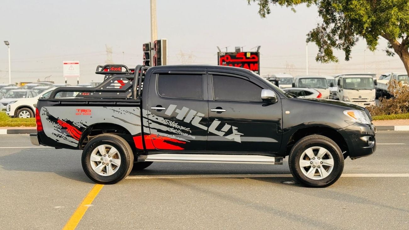 Toyota Hilux DOUBLE CABIN | PREMIUM RED INTERIOR | MANUAL 2.5L DIESEL | MULTIMEDIA SCREEN | LHD | 2007