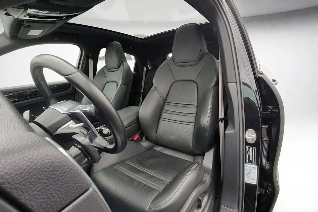 Porsche Cayenne Platinum Edition AED 6,267 P.M l 0% Downpayment l Coupe Platinum l Warranty till 2027