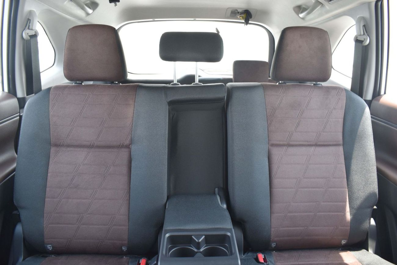 تويوتا إينوفا 2.0L HyCross 8S Hybrid