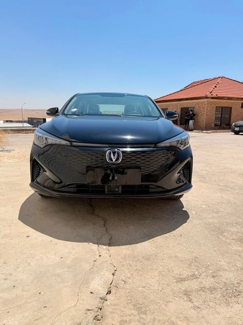 Changan Eado للبيع – Changan EADO 2023  زيرو كيلومتر موديل 2023 تمشي حتى 405 كم بالشحنة الواحدة حالة الوكالة – جا