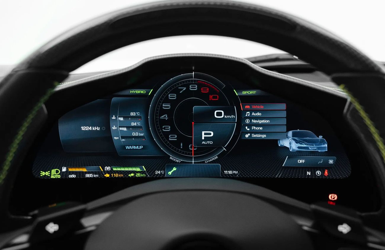 فيراري SF90 ستراديل 4.0L V8 Twin-Turbocharged Engine + eMotor