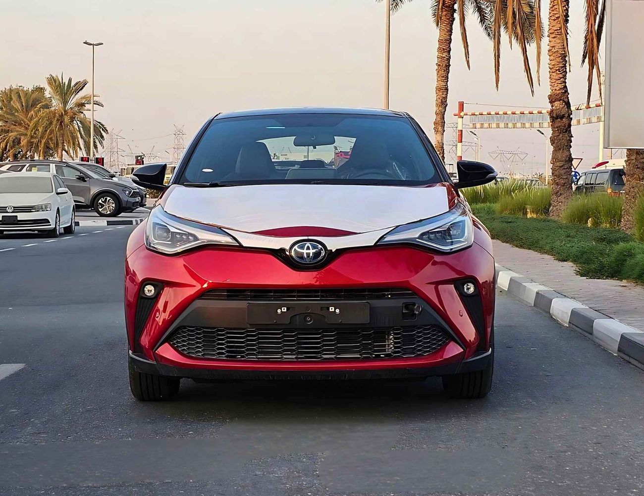 Toyota CHR LUXURY / 1.8L HYBRID / PUSH START / LEATHER SEATS / FULL OPTION (CODE# 68017)