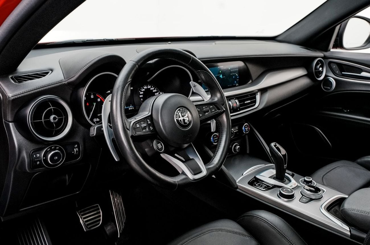ألفا روميو ستيلفيو Veloce 2023 Alfa Romeo Stelvio Q4, 2028 Alfa Romeo Warranty, Low Kms, GCC
