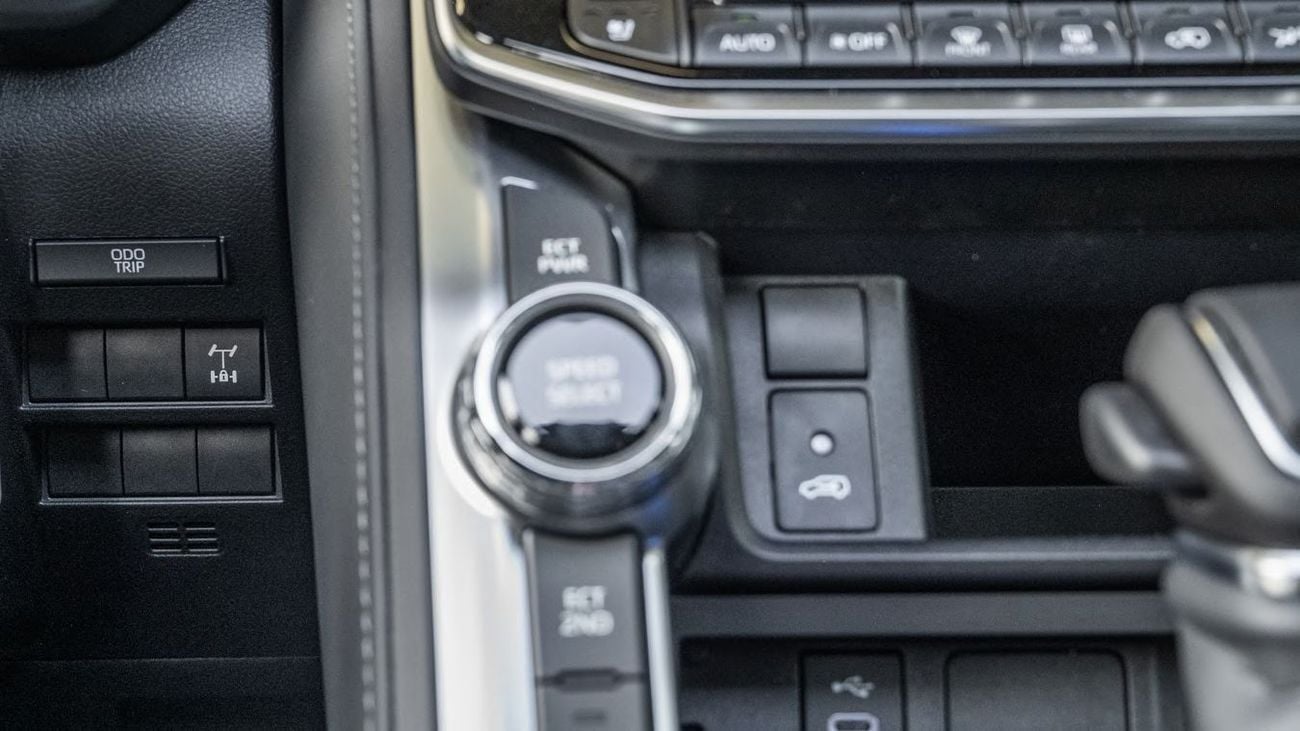 Toyota Land Cruiser TOYOTA LC 4.0 GXR HI(ATT BLACK INSIDE BLACK) 26YM