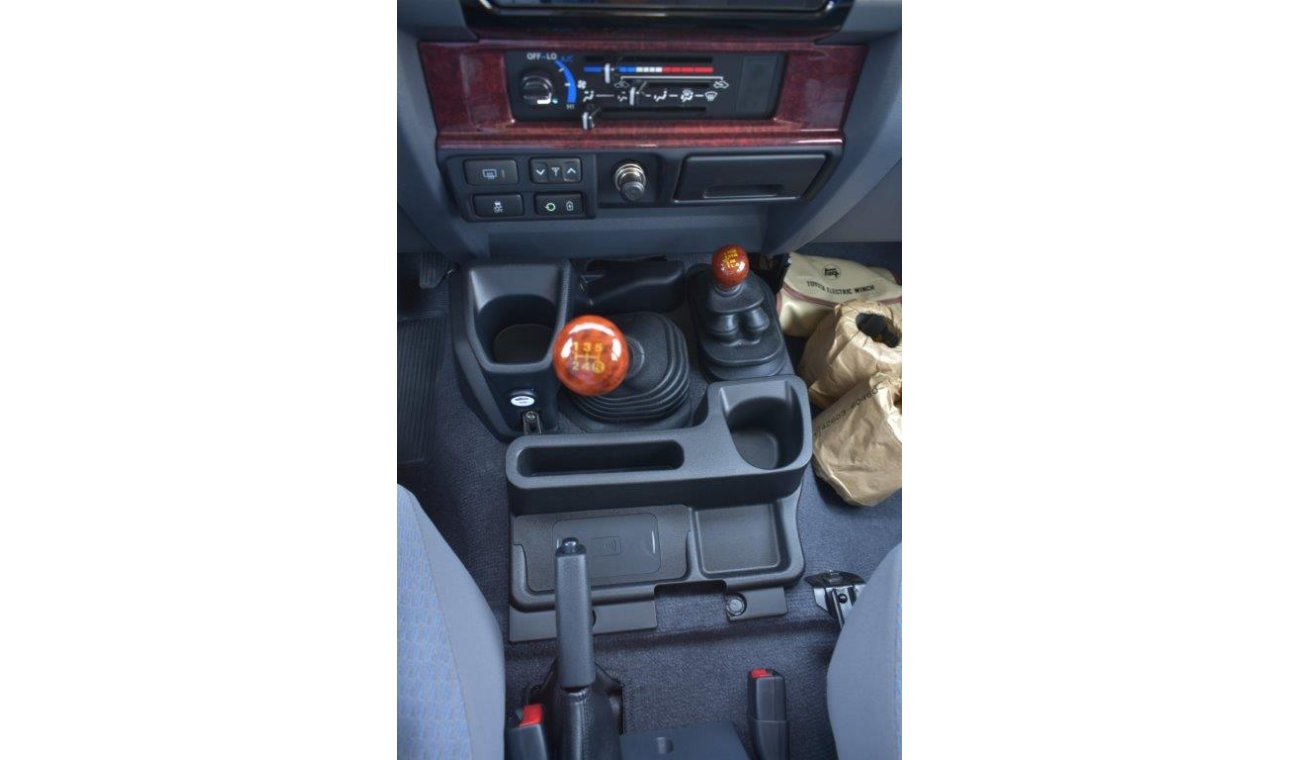 تويوتا لاند كروزر 76 Hardtop Lx Limited V8 4.5l Turbo Diesel 4wd 5 Seat Manual Transmission