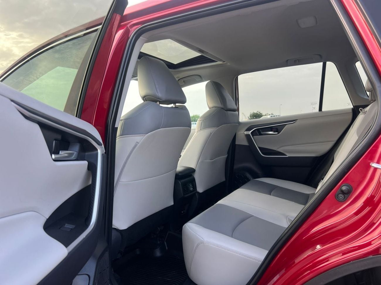 Toyota RAV4 XLE 2025 Toyota Rav4 Full Option 2.5L V4 - Rear Camera - Leather Seat - AWD 4x4 - Push Start - Low