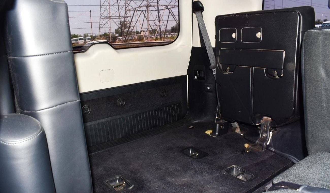 Toyota Land Cruiser V8 4.5L Diesel (Right Hand)