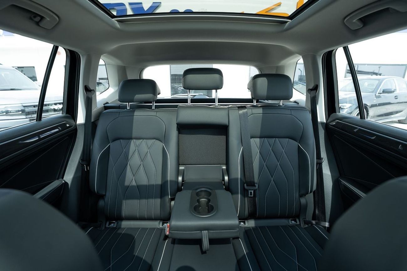 فولكس واجن تيجوان 300TSI Outstanding 1.5L 2025