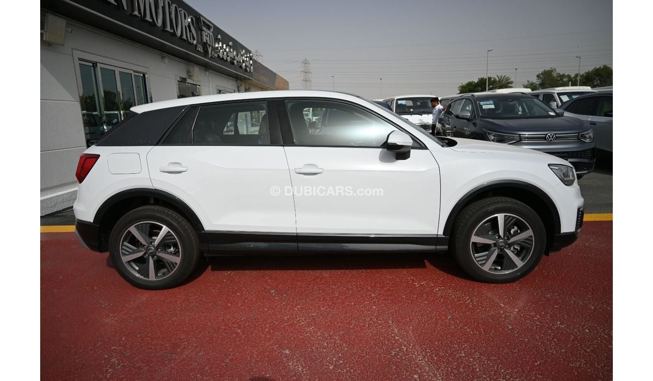 Audi Q2 Audi Q2L 30 e-tron, FWD, SUV, 4 Doors, Electric Engine, Leather seats, Sunroof, Rear Camera, 17 inch