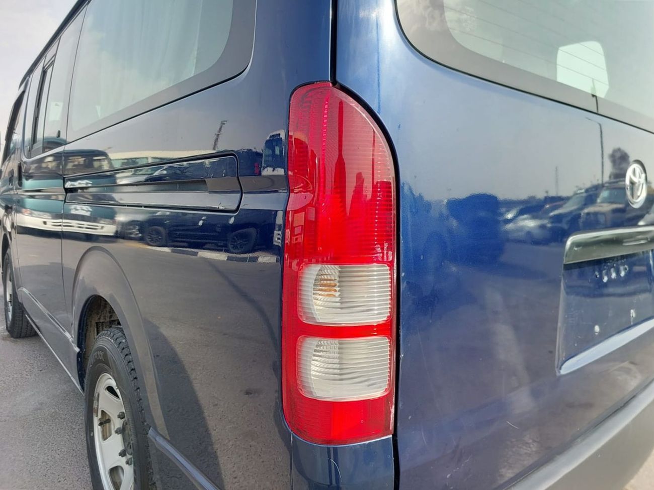 Toyota Hiace TOYOTA HIACE COMMUTER VAN RHD 2008 MODEL 2.7 L PETROL AUTOMATIC(PM013596)