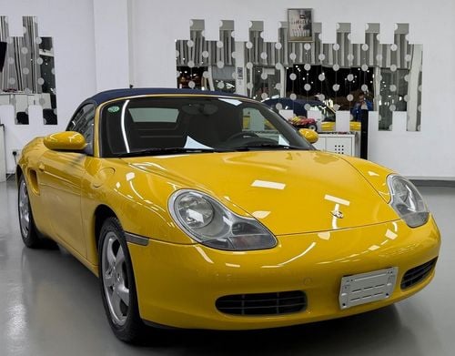 Porsche 718 Boxster  Original paint .. Low Milegea .. Perfect Condition