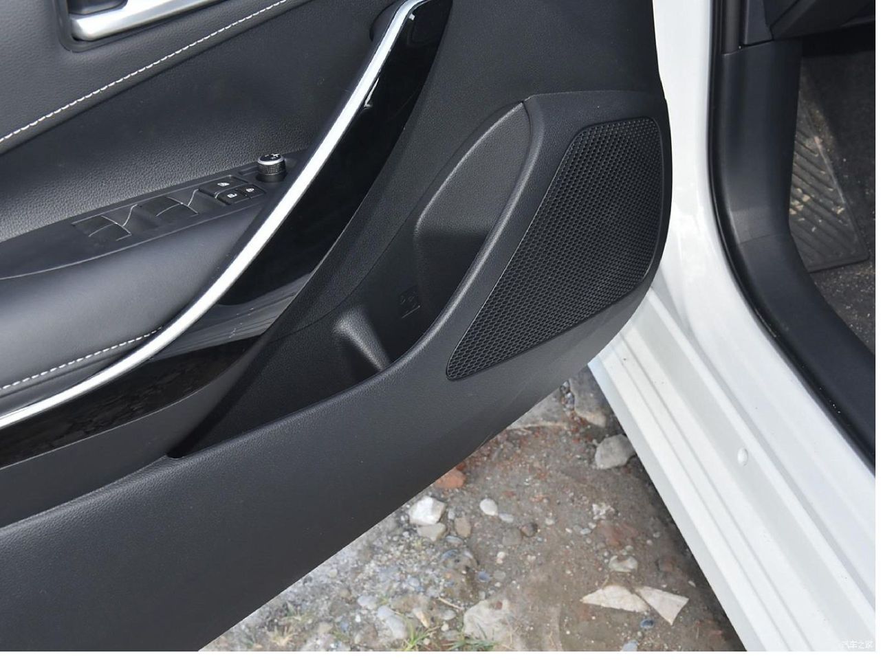 تويوتا كورولا XLI Hybrid 1.8L