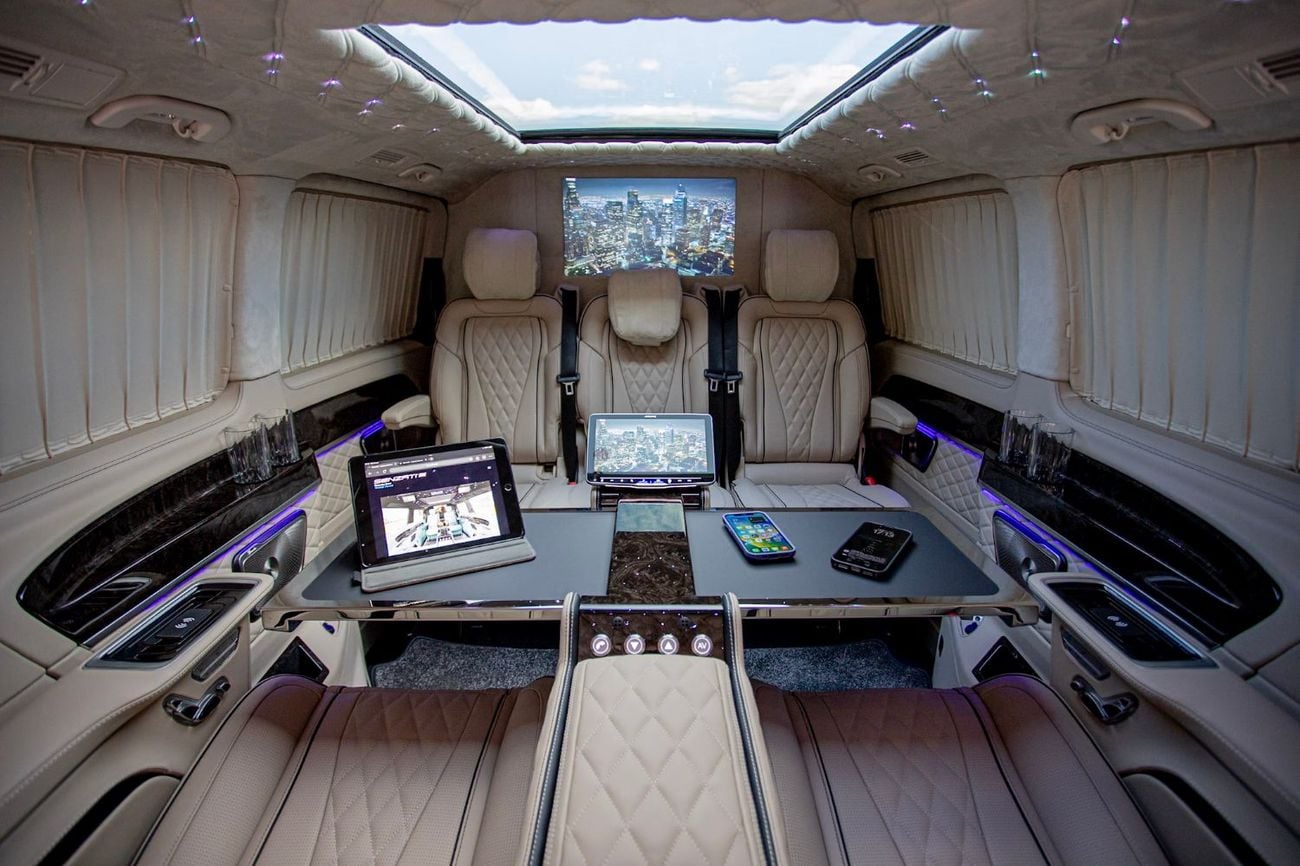 مرسيدس بنز V 300 Senzati® Jet Class® Oryx Edition® 7 seat Silk Beige Leather