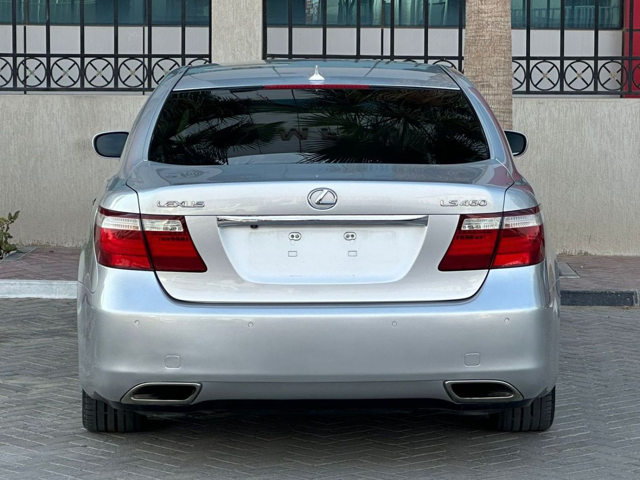Lexus LS460 Lexus LS460 Model: 2007 Mileage: 220,000 Km  Price: 22,000 dirhams Come to America Full option No. 1