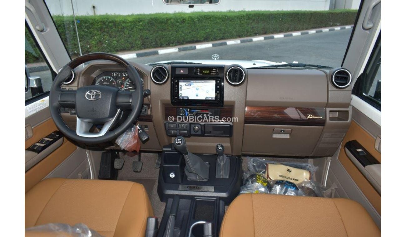 تويوتا لاند كروزر 70 76  LX LIMITED V8 4.5L TURBO DIESEL  MANUAL TRANSMISION - 70TH ANNIVERSARY EDITION