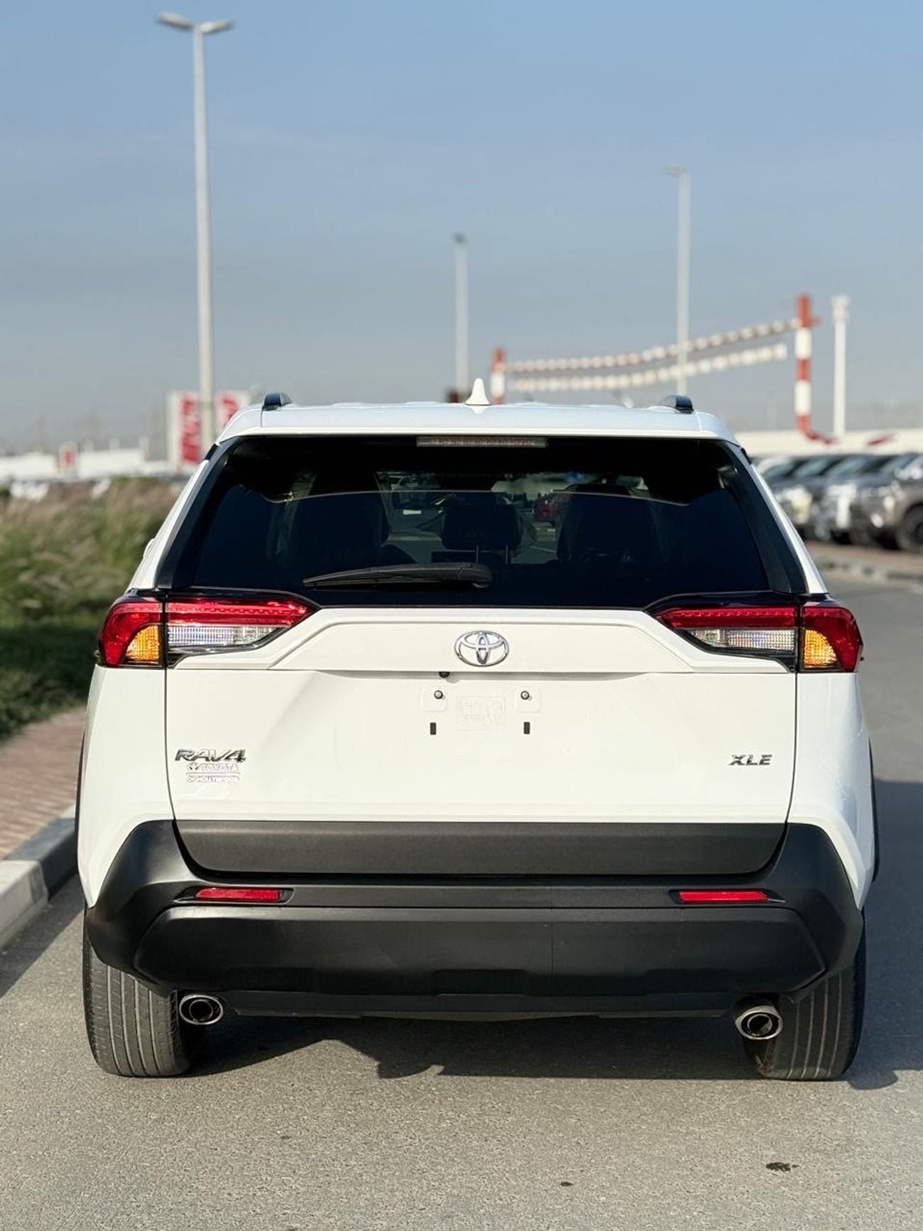 تويوتا راف ٤ XLE 2.5L full option