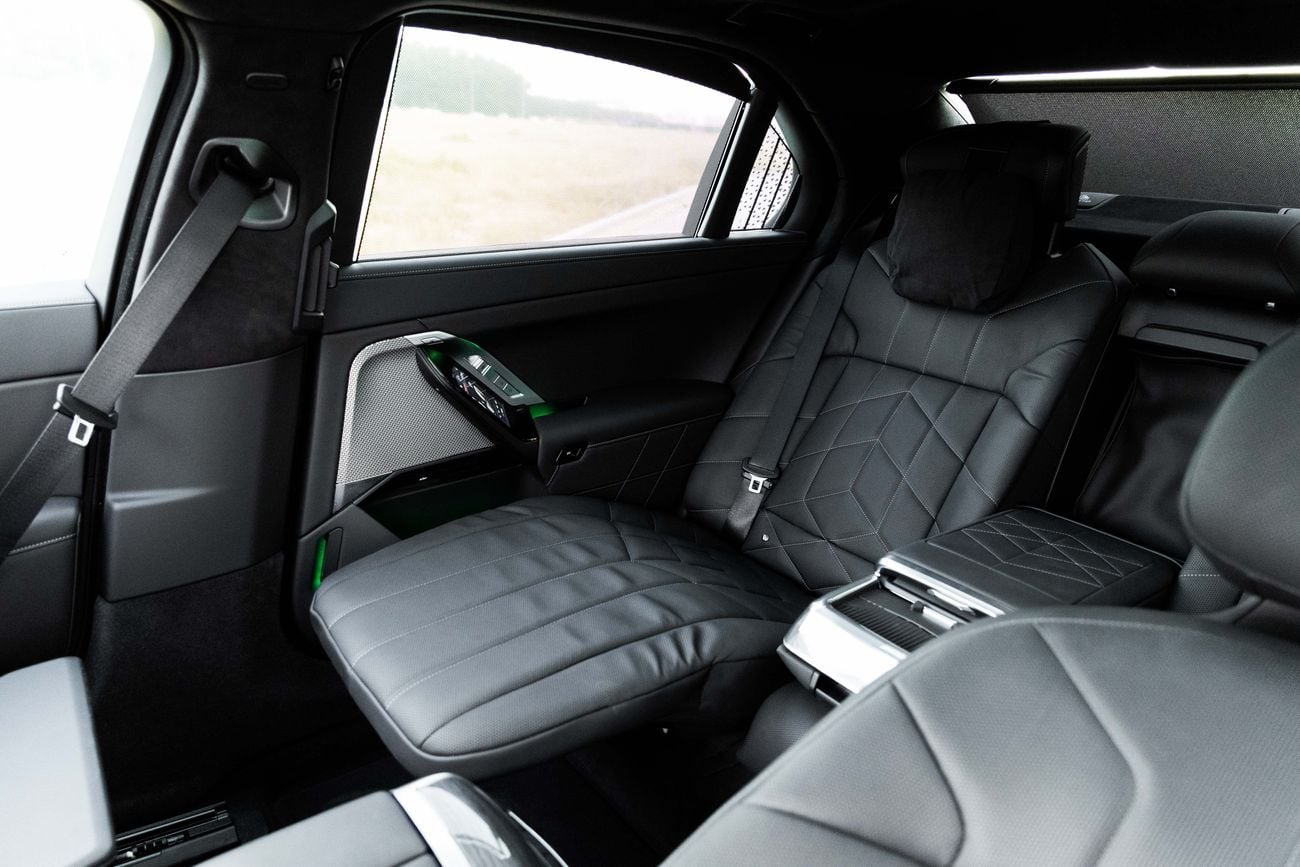 BMW 740i BMW 740i M Sport Individual – 2026 | GCC | Only 2,050 KM | 2 Years Warranty | AED 449,000