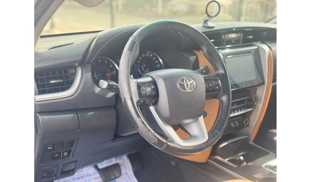 تويوتا فورتونر VXR 4.0L (278 HP)