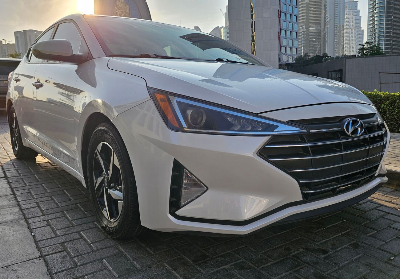 هيونداي إلانترا SE