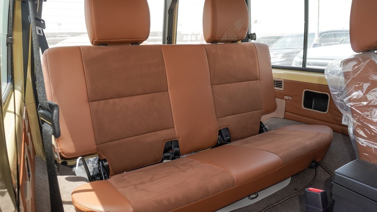 Toyota Land Cruiser 70 HT VXR LX 4.0L V6 A/T