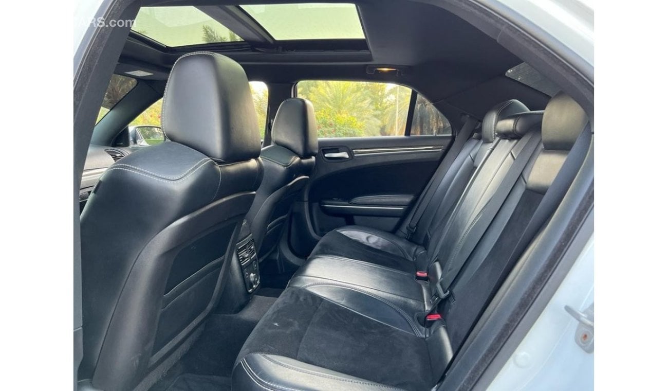 Chrysler 300C SRT8 CHRYSLER 300C SRT 2013 GCC PERFECT CONDITION - ACCIDENT FREE - 2KEYS - FULL SERVICE HISTORY AVA