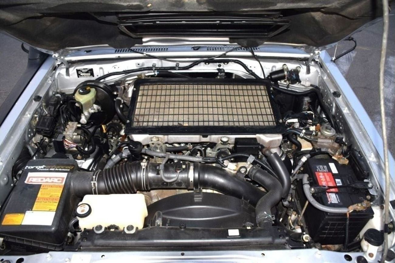 تويوتا لاند كروزر بيك آب 4.5L 8cyl Diesel, Manual, Four Wheel (Right hand)