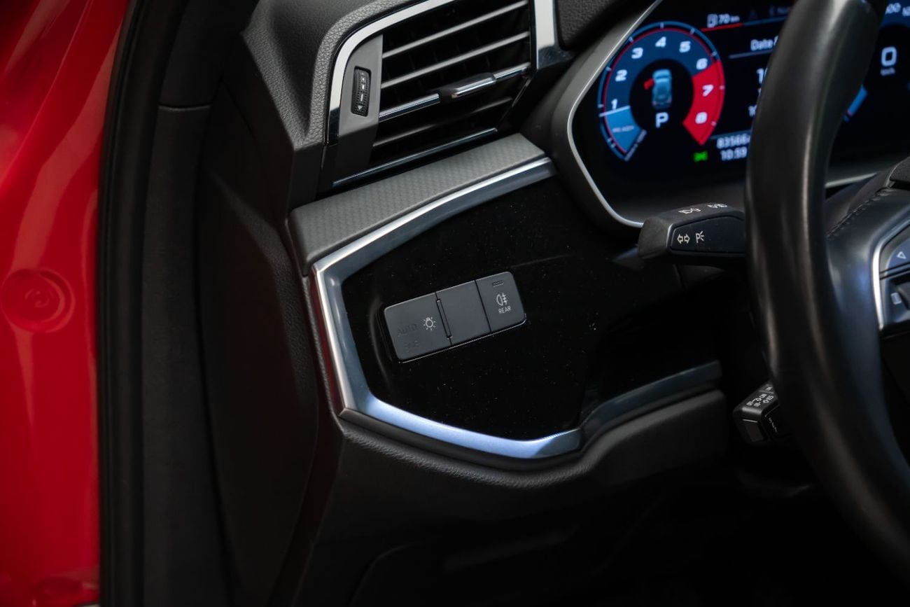 أودي Q3 35 TFSI S-LINE 35 TFSI | GCC Specs | Full Options | Warranty Available