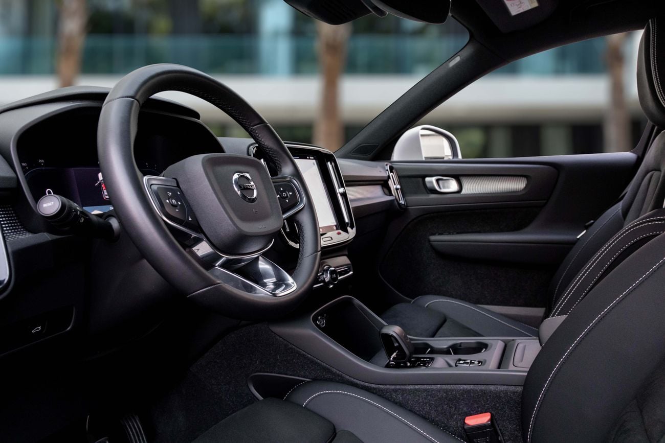 فولفو XC 40 CORE XC40 Core | 2,253 P.M | 0% Downpayment | VOLVO WARRANTY!