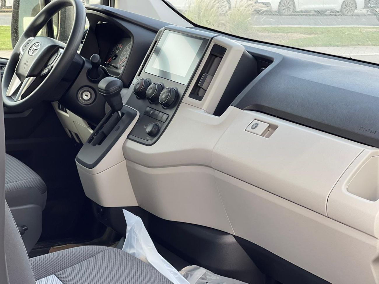 Toyota Hiace GL 3.5L PTR A/T // 2026 // WITH DVD & CAMERA BACK , AUTOMATIC SIDE DOOR  // SPECIAL OFFER // BY FORM