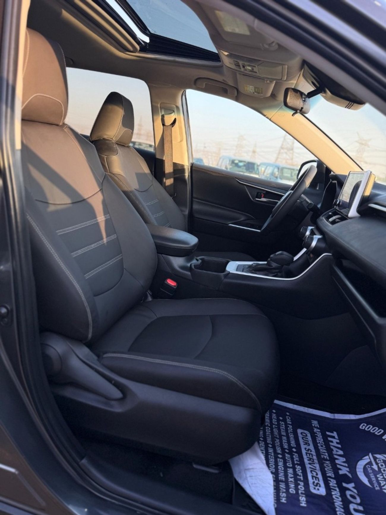 Toyota RAV4 Hybrid XLE premium Sunroof,leather,Push start