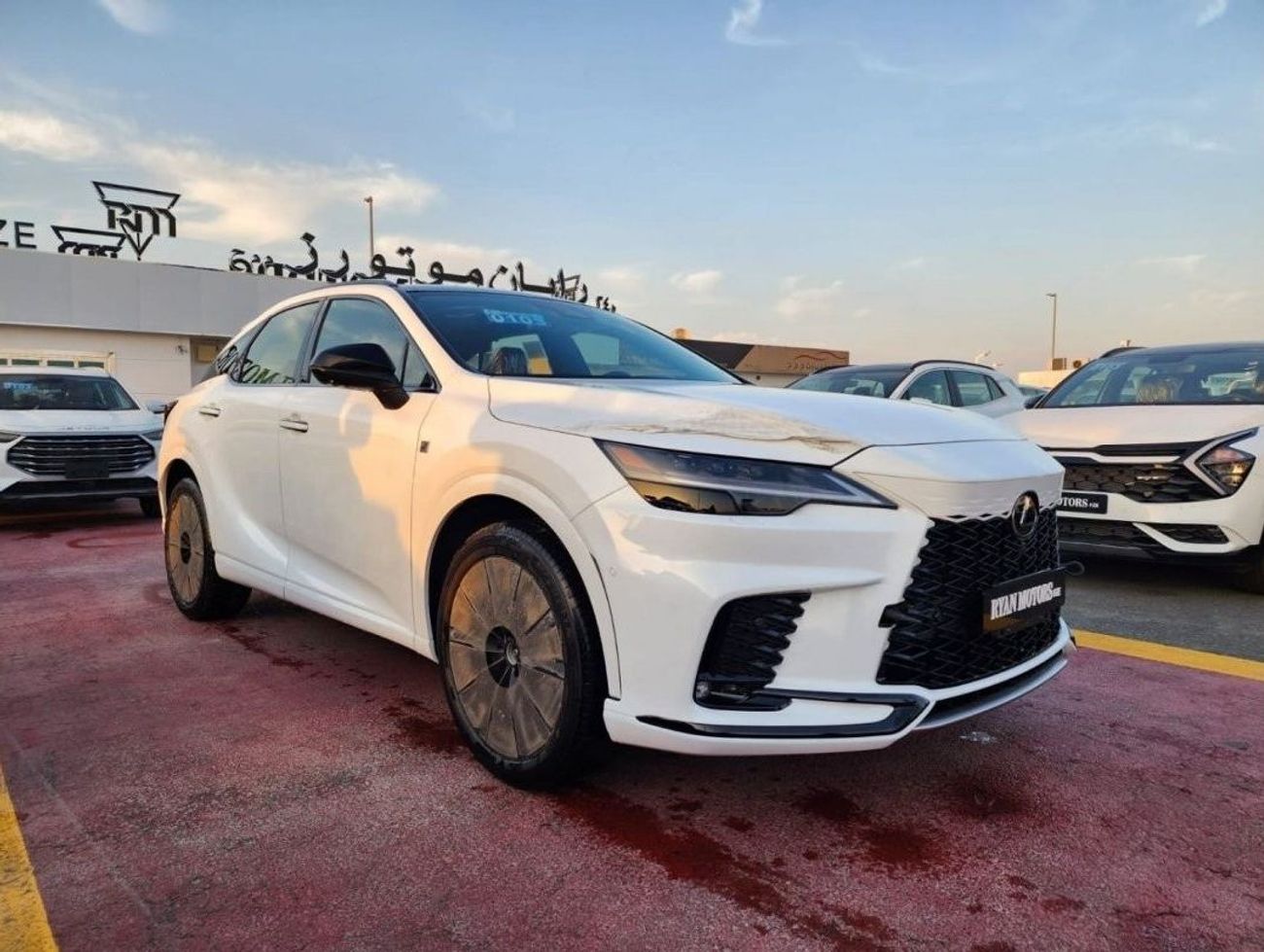 لكزس RX 500h لكزس RX500h F-Sport 2.4 لتر هايبرد ، CUV ، دفع رباعي ، 5 أبواب الميزات: 360 كاميرا ، رادار ، مثبت ال