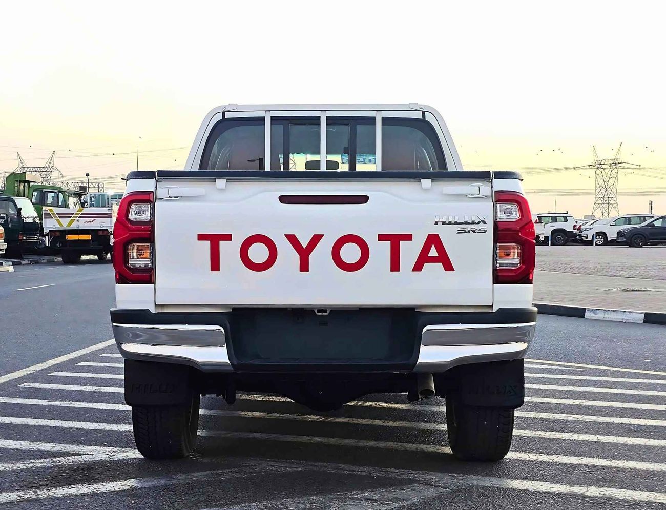 Toyota Hilux GLX / 2.7L/ 4WD V4/ AUTO WINDOWS/ WIDE BODY/ RIMS/ BUMPER CHORME/ EXPORT ONLY/ LOT#48567
