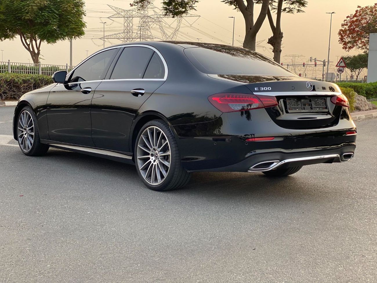 Mercedes-Benz E300 Premium GCC SPEC UNDER WARRANTY AND SERVICE