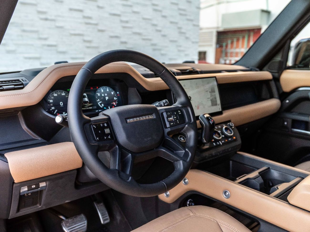 لاند روفر ديفندر P400 110 X-Dynamic HSE 3.0L (5 Seater)