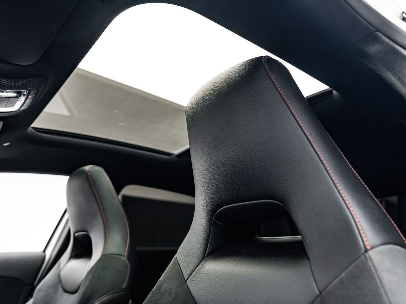 مرسيدس بنز A 35 AMG Premium + 2.0L