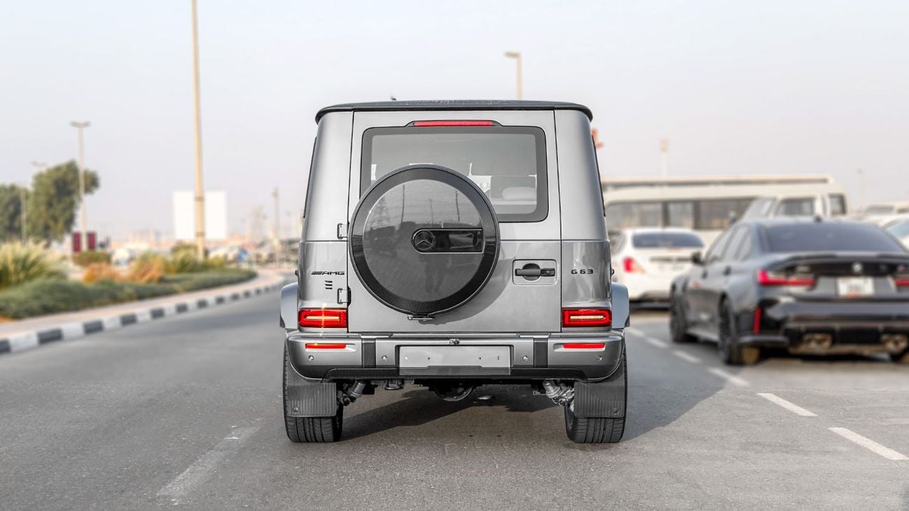 مرسيدس بنز G 63 AMG ستاندارد مرسيدس بنز AMG G 63 موديل 2026، محرك بنزين 4.0 لتر، ناقل حركة أوتوماتيكي (لون كربوني داخلي وخارجي) (