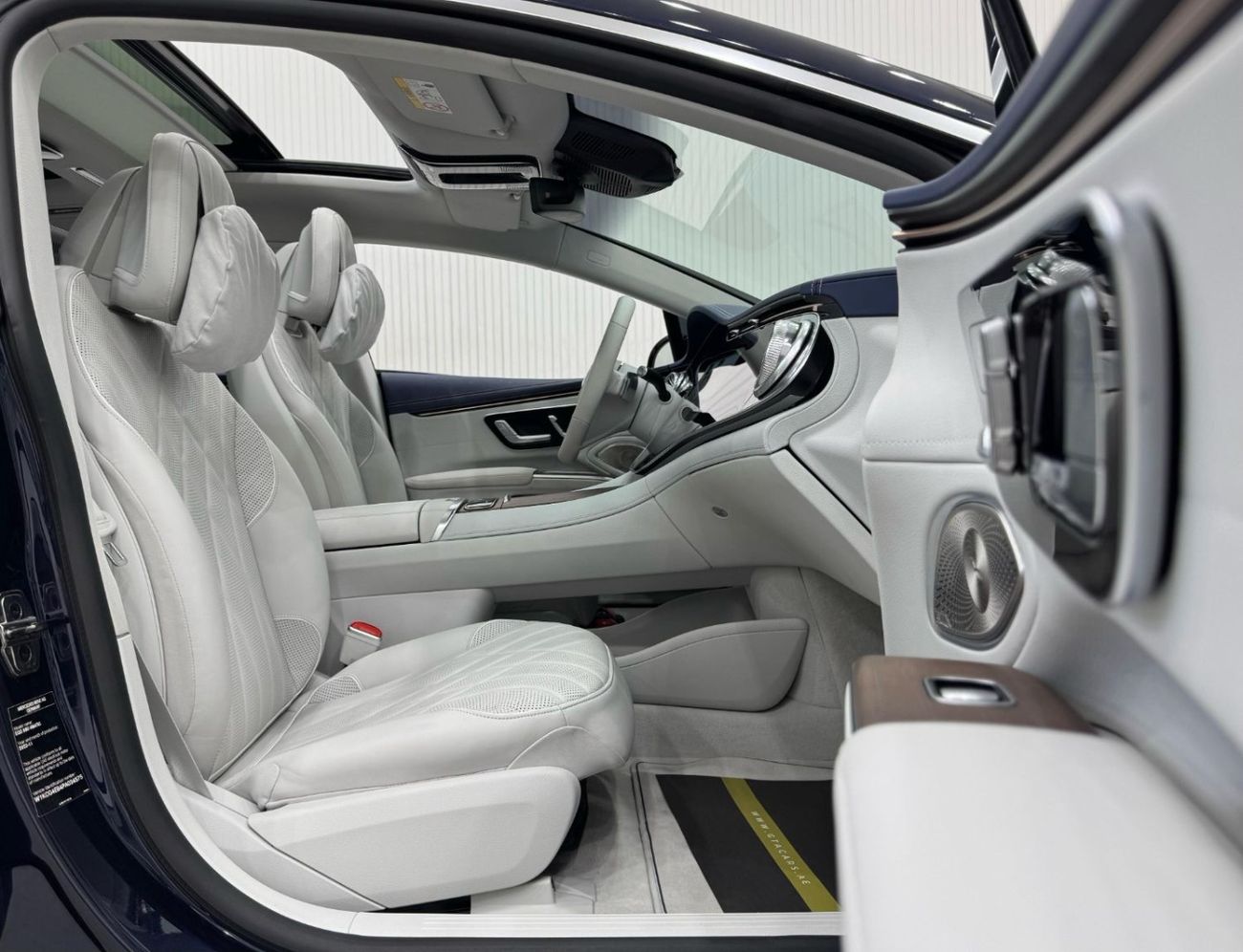 Mercedes-Benz EQS 580 2023 Mercedes-Benz EQS 580 4MATIC, Agency Warranty, Full Service History, GCC